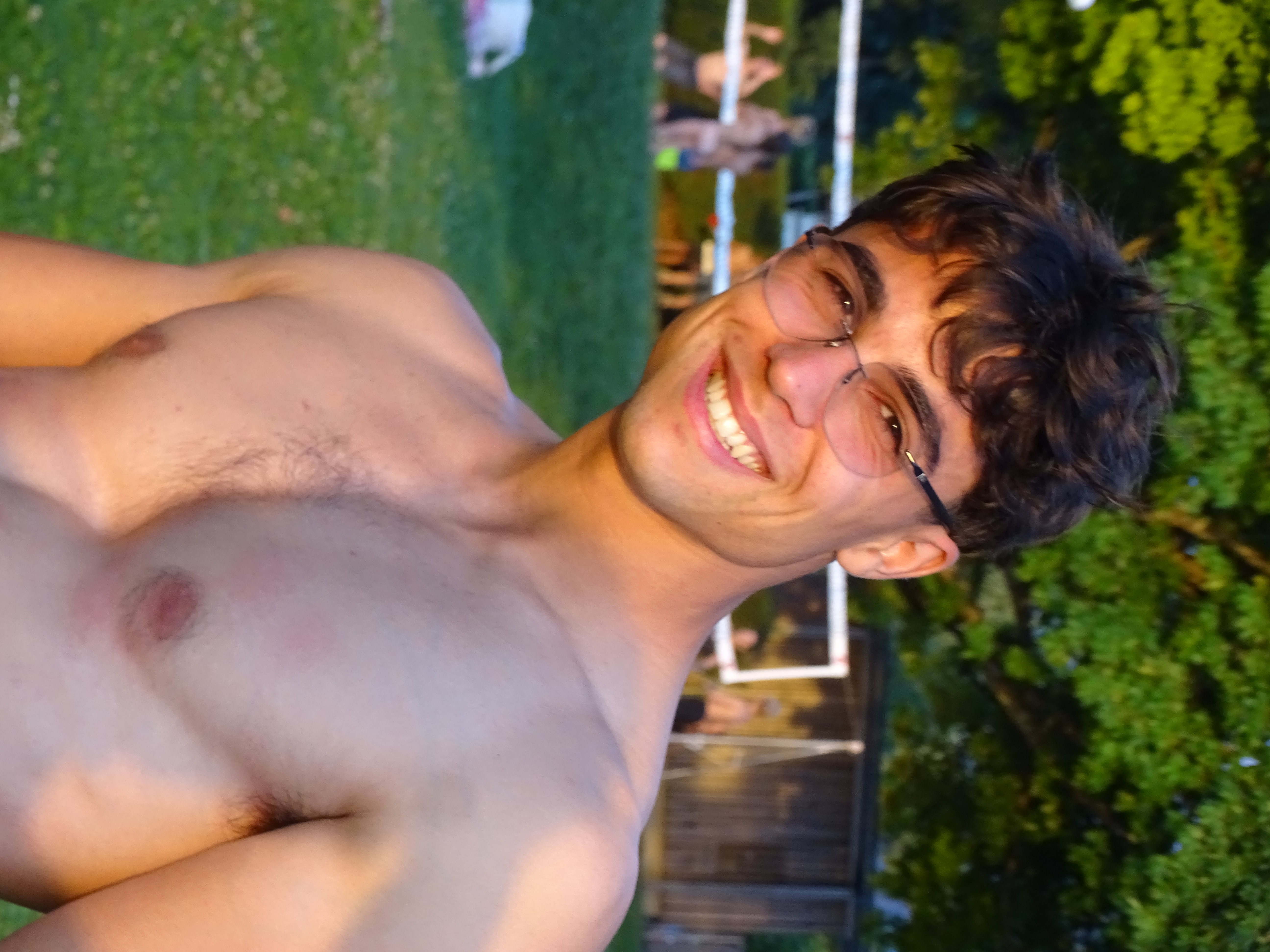 Portrait à la lumière naturelle du soir, sans flash