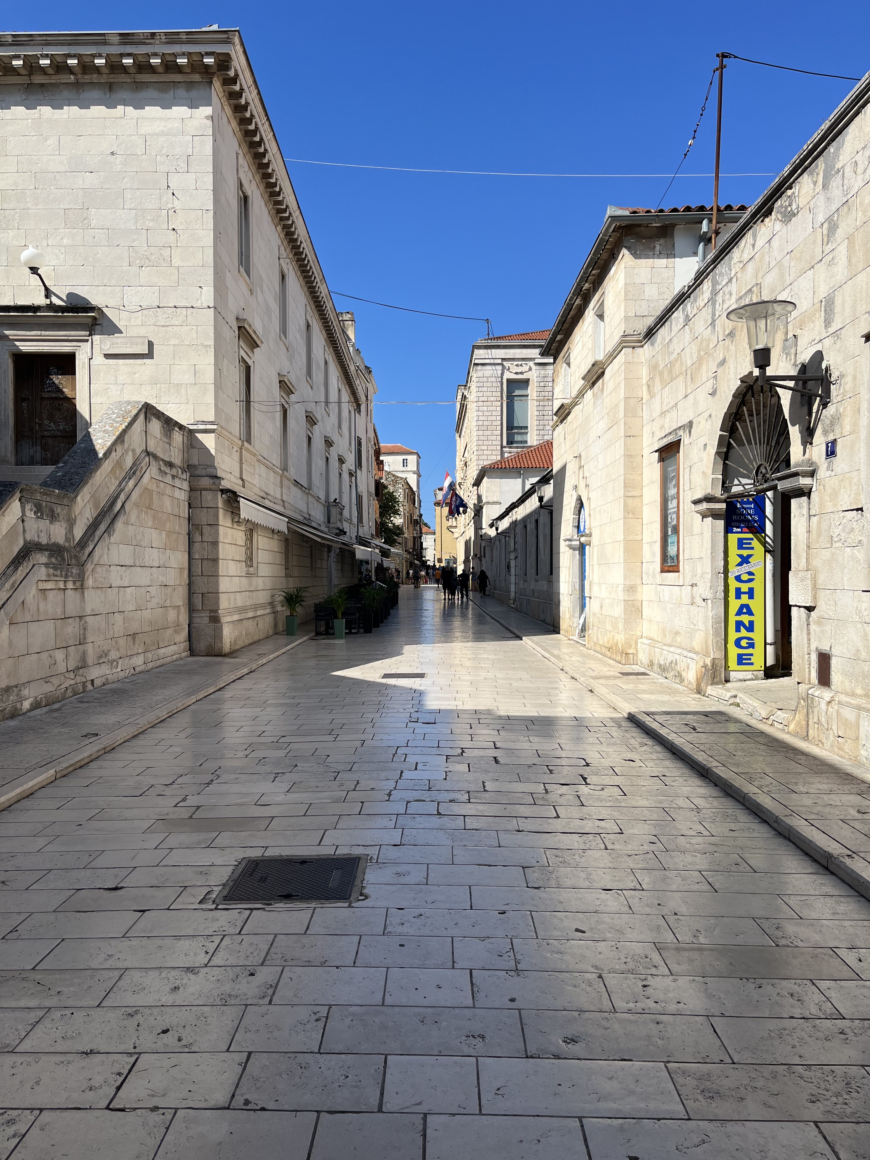 Arrivée à Split, premier regard sur la Dalmatie depuis le ferry