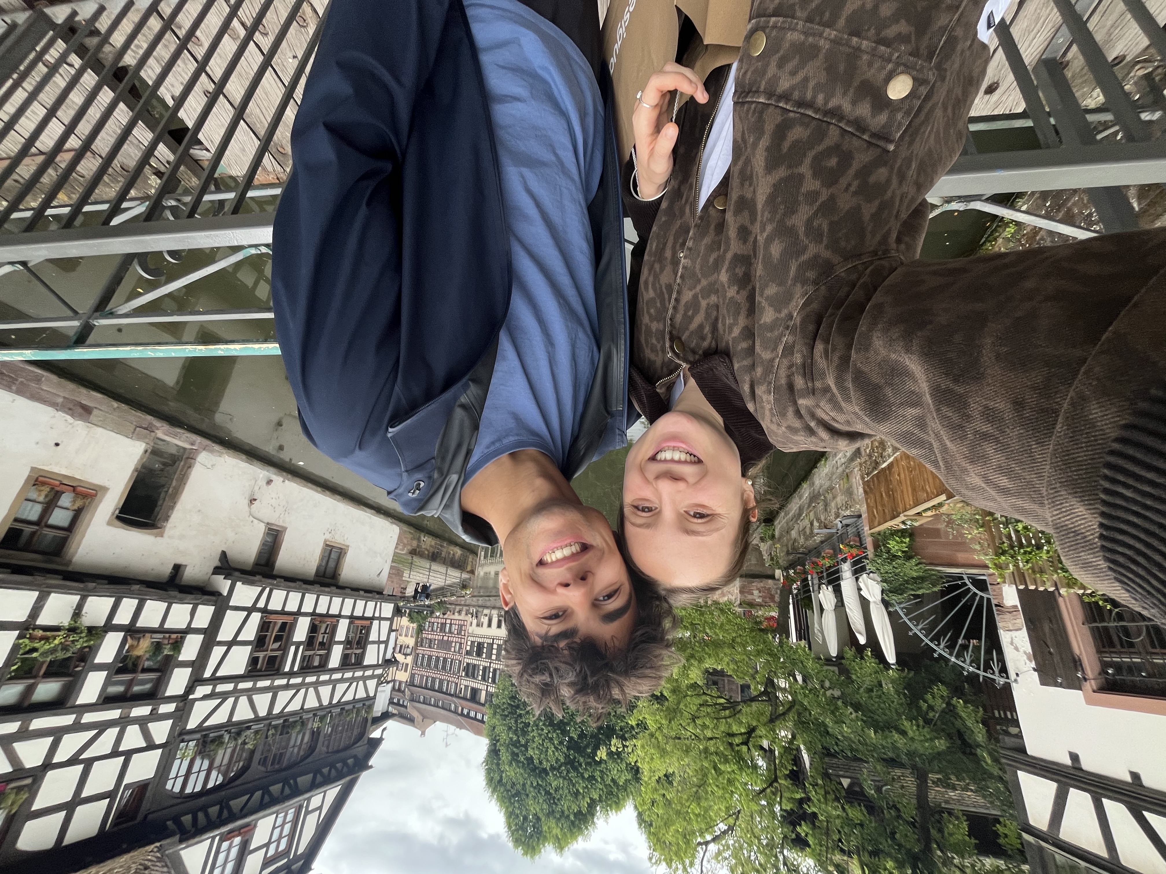 Clara et Lukas, selfie sur le pont de la Petite France, Strasbourg